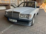 Mercedes-Benz W 201 190D 2,5 H-Kennzeichen, 12.1986 - Mercedes-Benz 190 aus 1986 mit Diesel-Antrieb