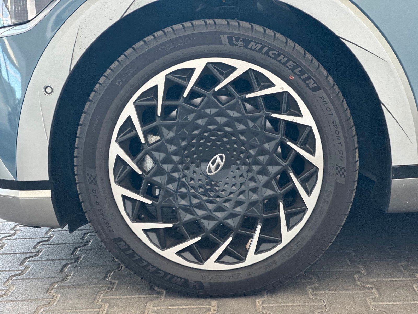 Fahrzeugabbildung Hyundai IONIQ 5 Techniq 77,4kWh 20LM/360°/El.Heckklappe!