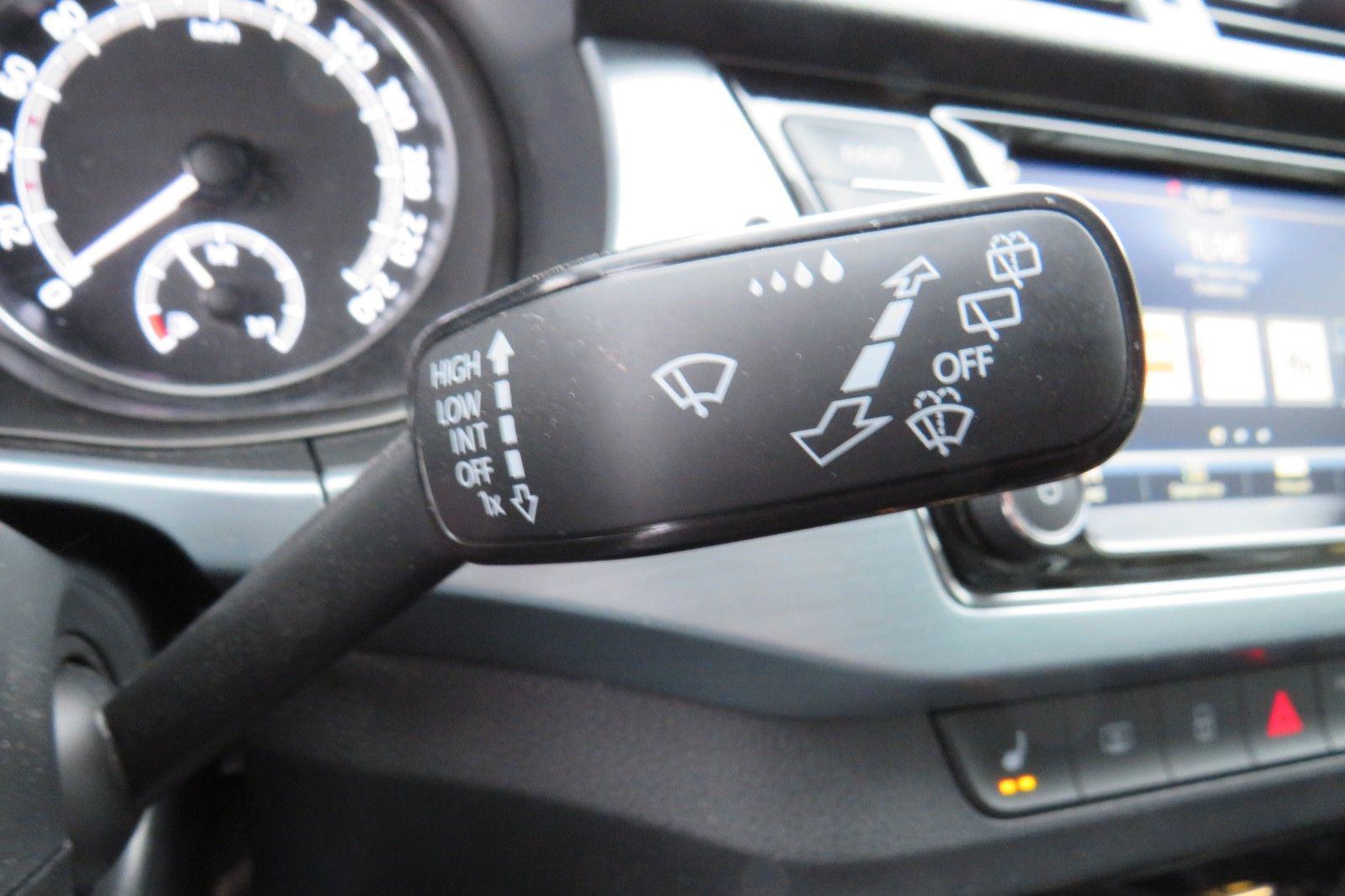 Fahrzeugabbildung SKODA Fabia Combi Ambition SITZH. GJ GRA PDC APP 1.H