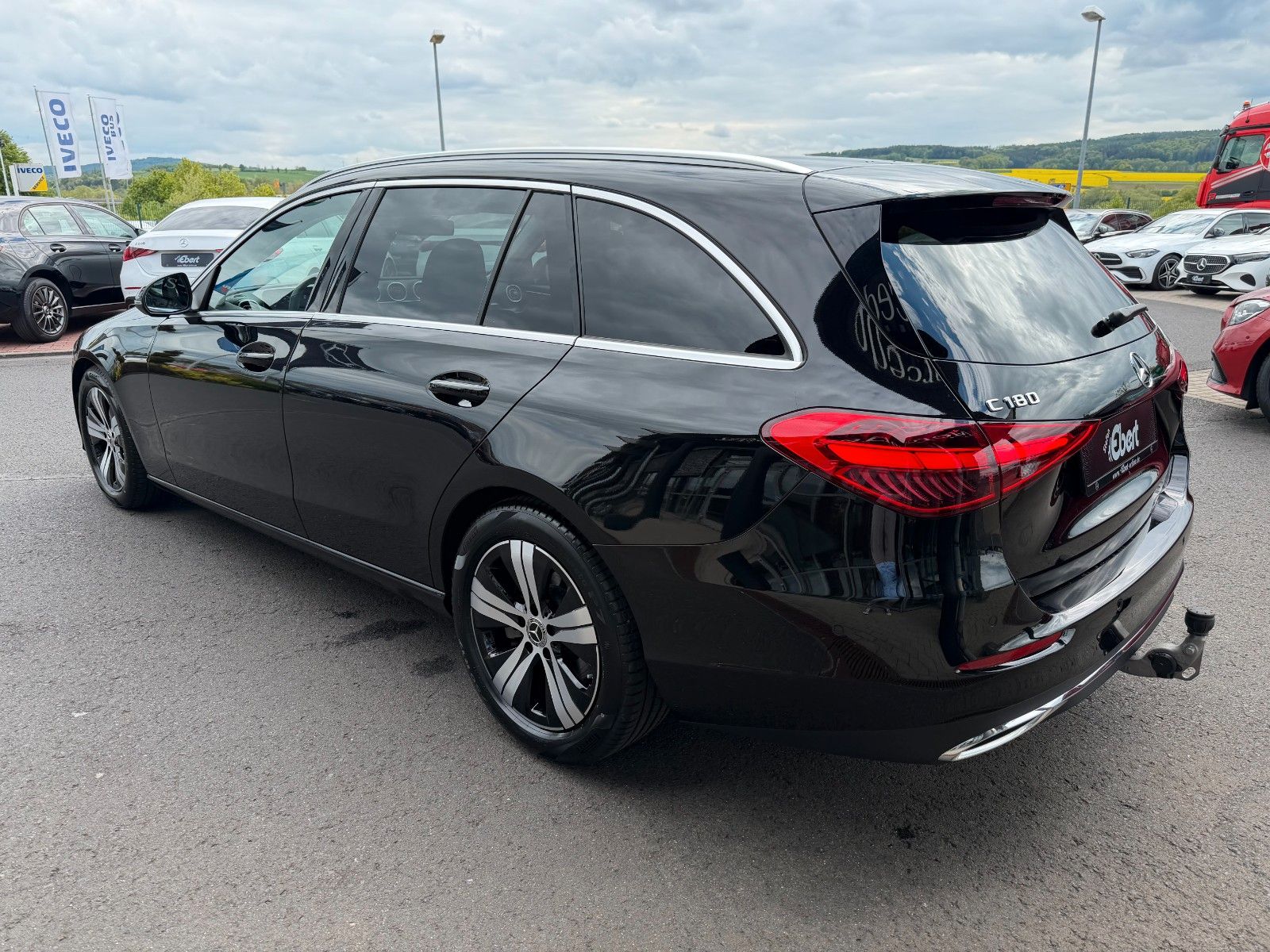 Fahrzeugabbildung Mercedes-Benz C 180 T Avantgarde AHK+TOTW+R-Kamera+DAB