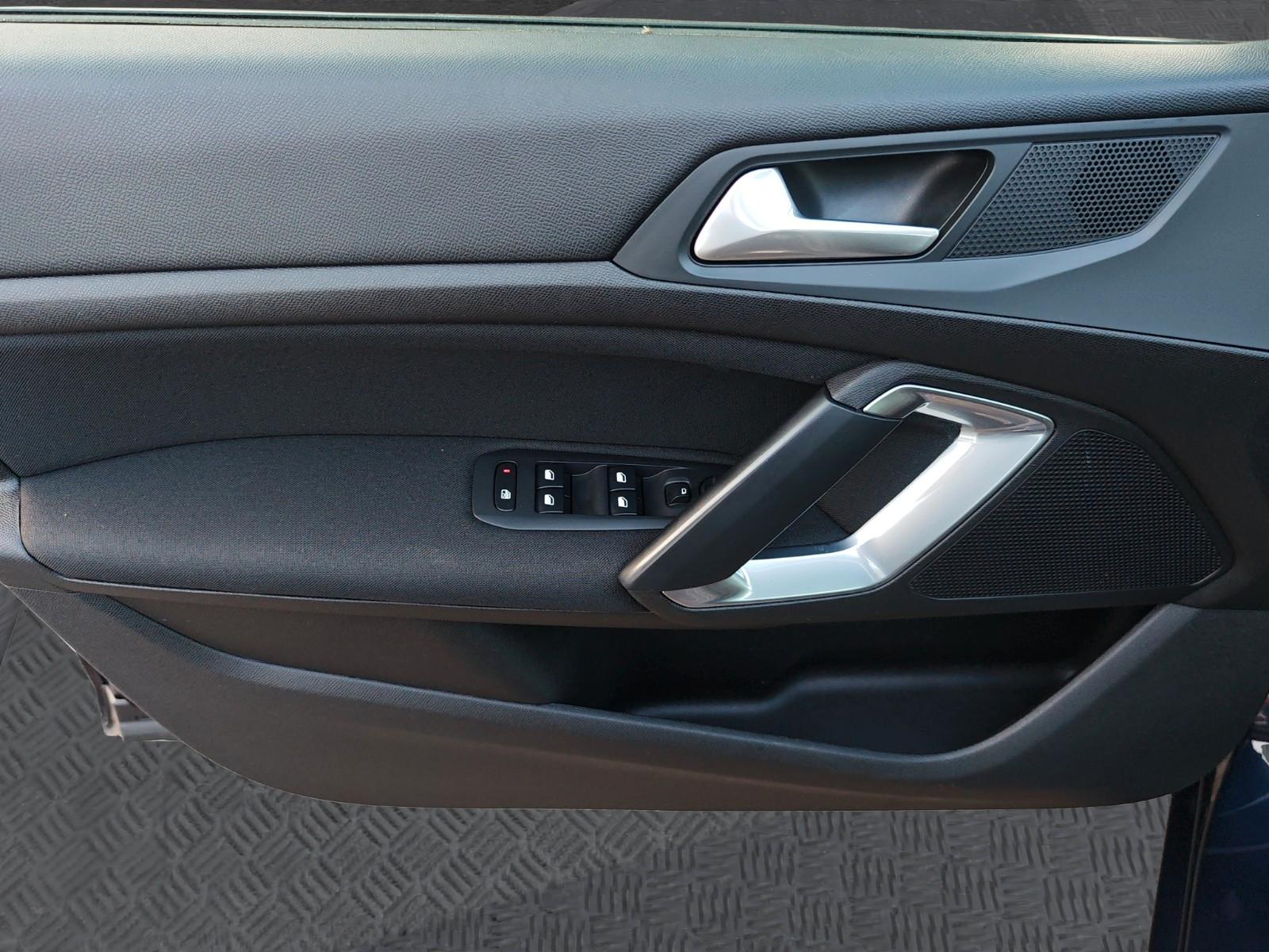 Peugeot 308 SW 1.2 Klimaauto Navi Kamera Sitzheizung