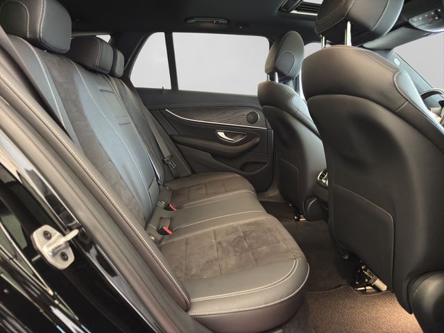 Fahrzeugabbildung Mercedes-Benz E 300 Td AMG+LED+Kamera+Schiebed.+Totwinkel+AHK