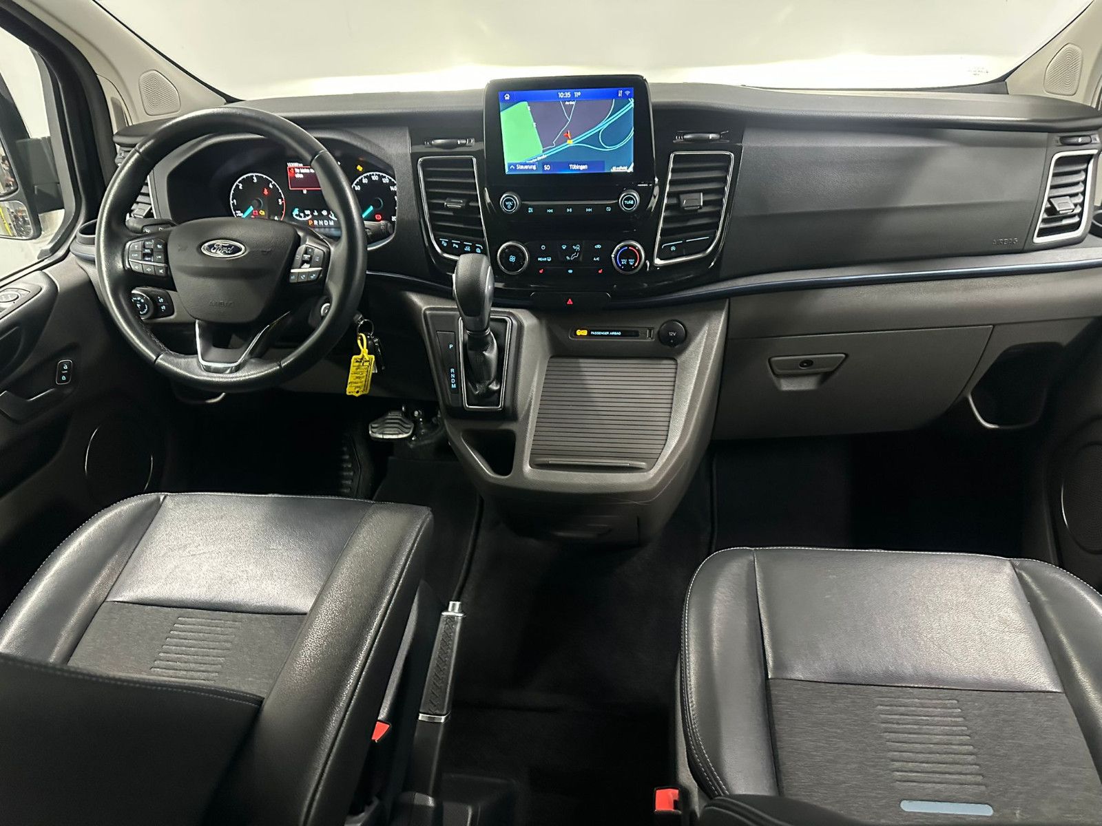 Fahrzeugabbildung Ford Tourneo Custom 320 L2H1 Autm. Active Bus*ACC*8