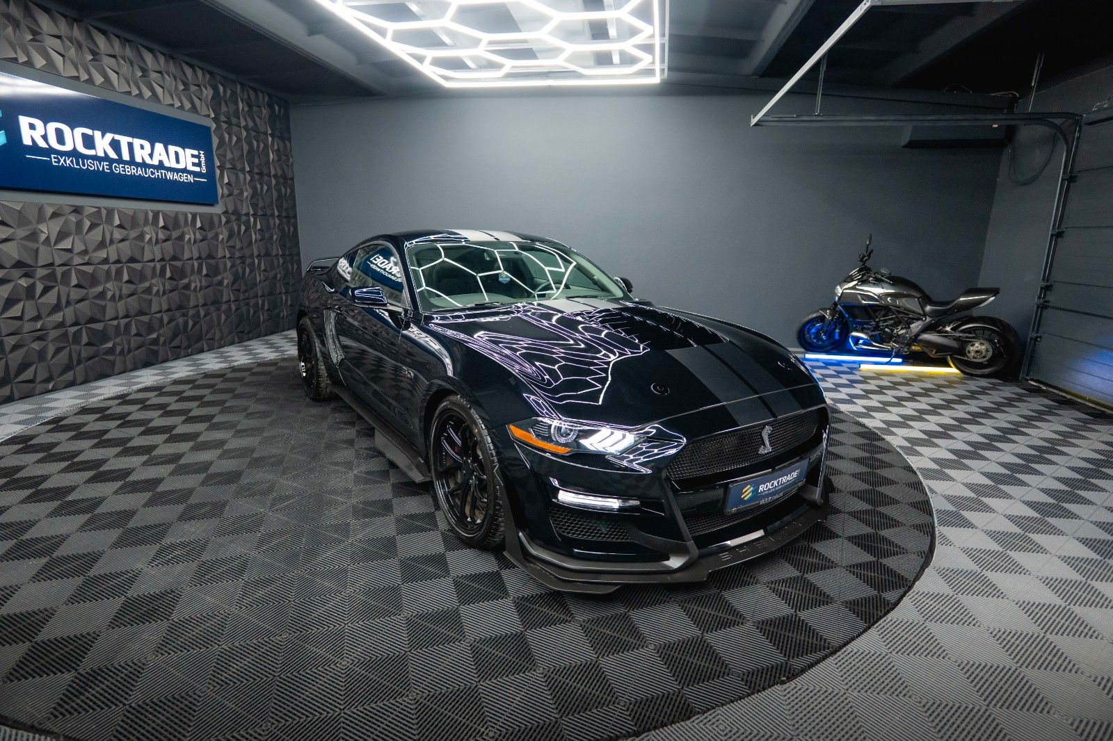 Fahrzeugabbildung Ford Mustang Shelby GT 500 5.0 V8 Performance PREMIUM