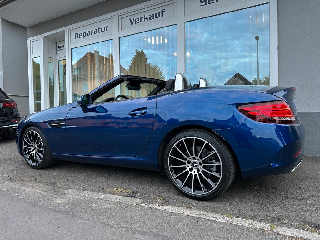 Mercedes-Benz SLC 300