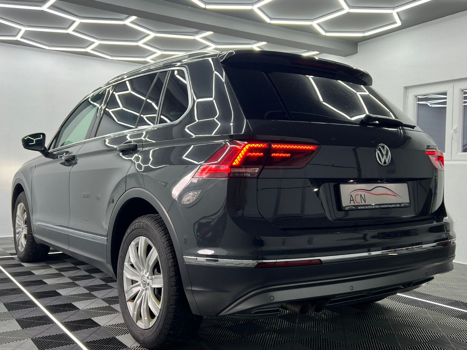 Fahrzeugabbildung Volkswagen Tiguan 2.0 TDI Highline/ACC/VRTL PIT/360/MASSAGE