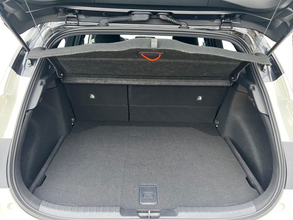 Fahrzeugabbildung Toyota Corolla 2.0 Hybrid Club