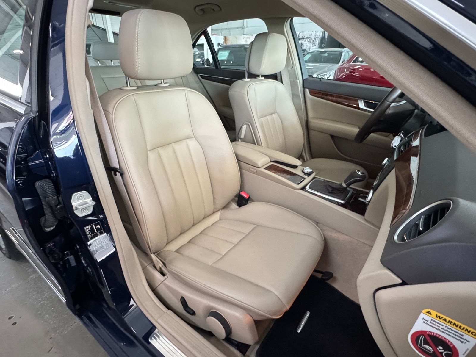 Fahrzeugabbildung Mercedes-Benz C 250 CGI BE 7GT ELEGANCE COMAND ILS KAMERA 1.VB