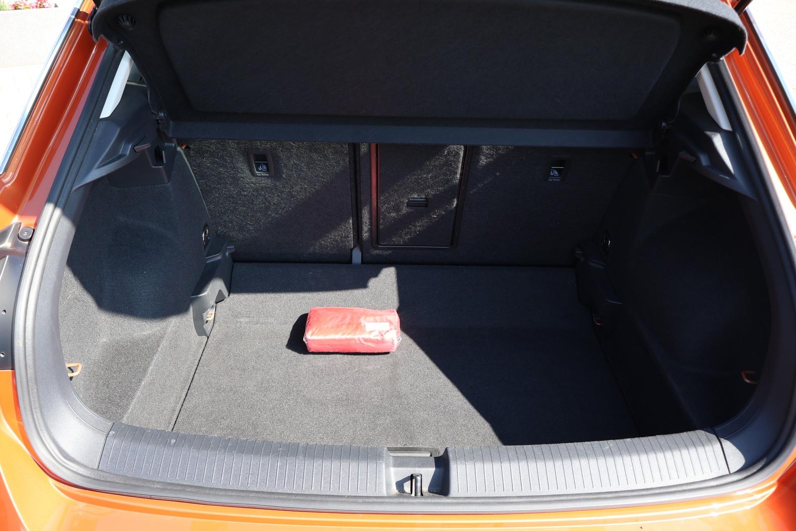 Volkswagen T-Roc 1.5 16V TSI Basis LED Sitzheizung DAB PDC