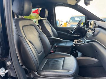 Mercedes V 220 - 11