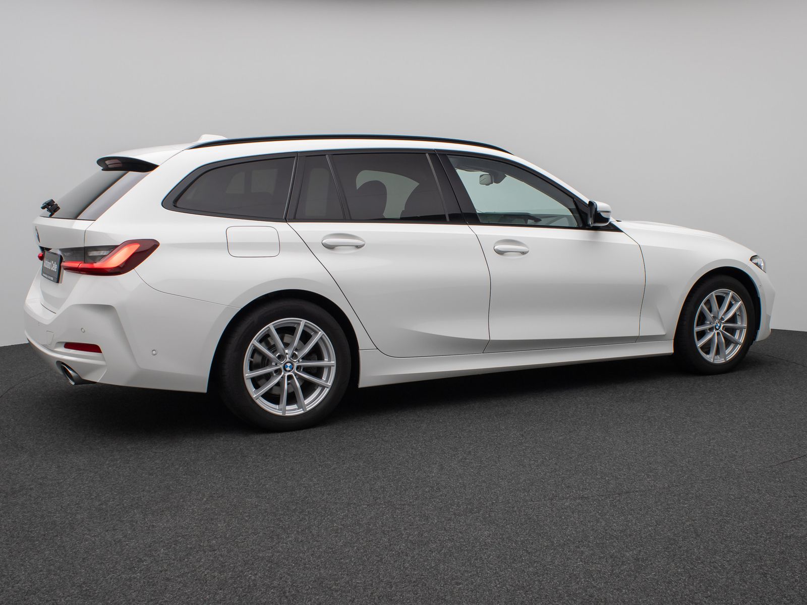 Fahrzeugabbildung BMW 320d Kamera HUD DAB AHK Alarm Sport Leder Ad.LED