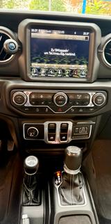 Jeep Wrangler 2.0 T-GDi Sahara Automatik Sahara  - Jeep Wrangler Gebrauchtwagen in München