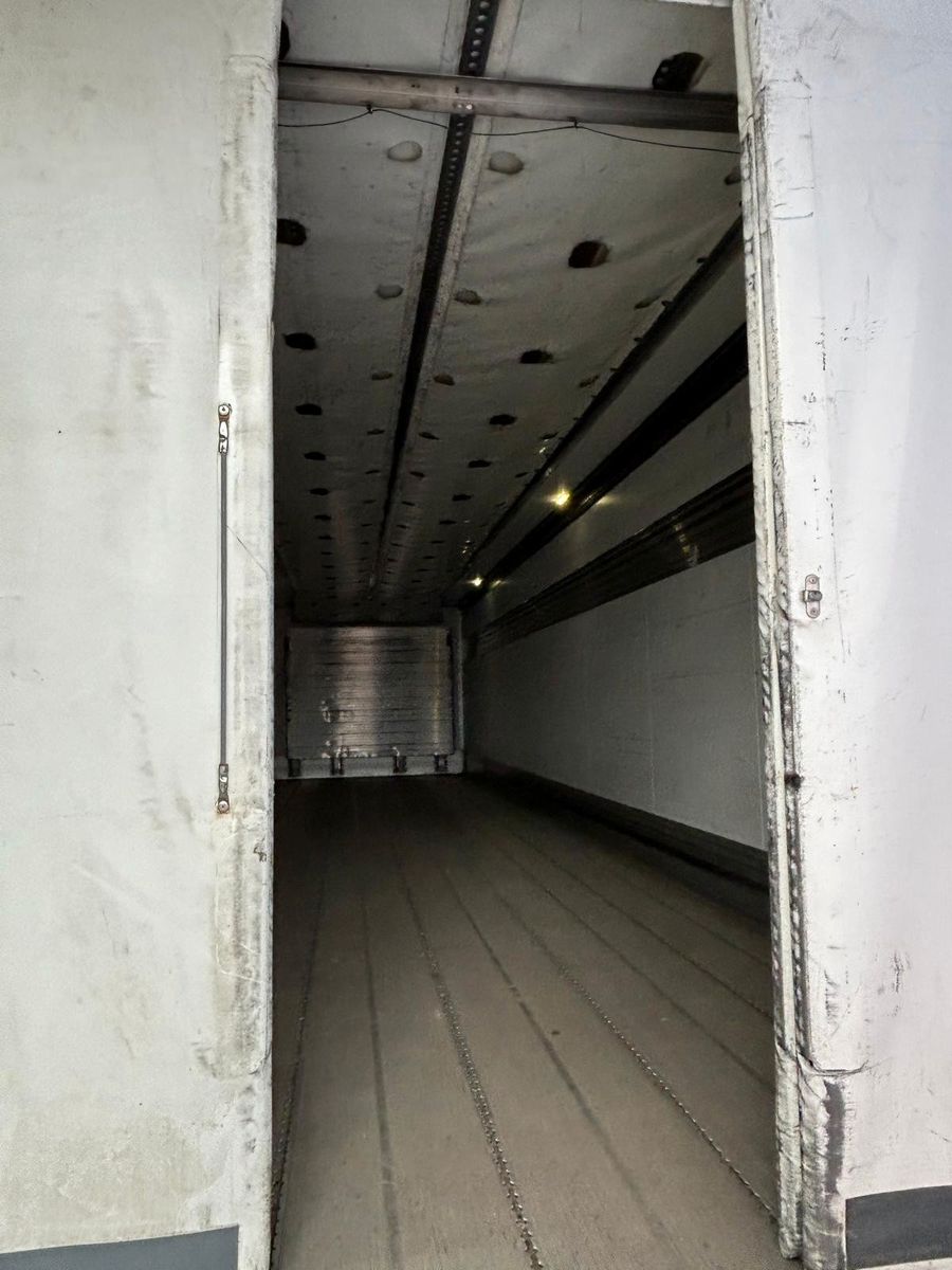 Fahrzeugabbildung Mercedes-Benz 2 Stk. Antos 1840+Rohr Kühlauflieger