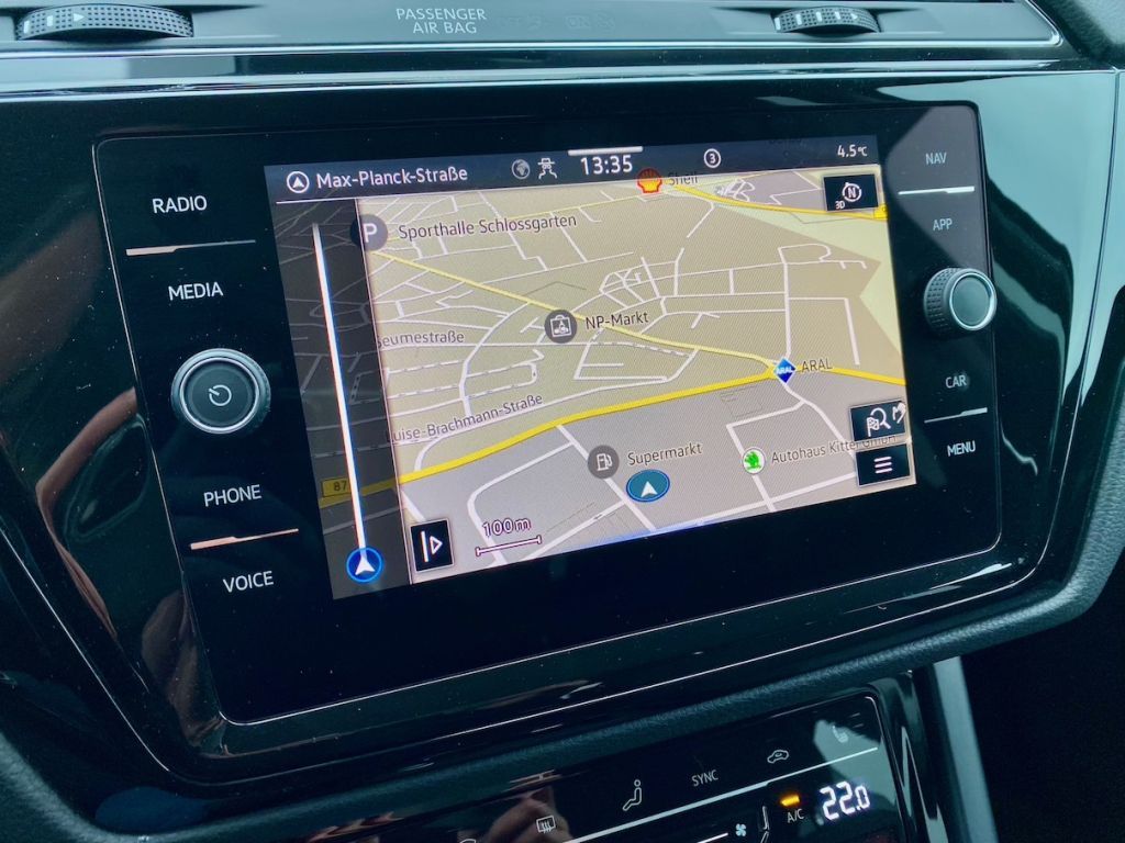 Fahrzeugabbildung Volkswagen Touran 1.5 TSI DSG 7-SITZER AAC AHK LED NAVI