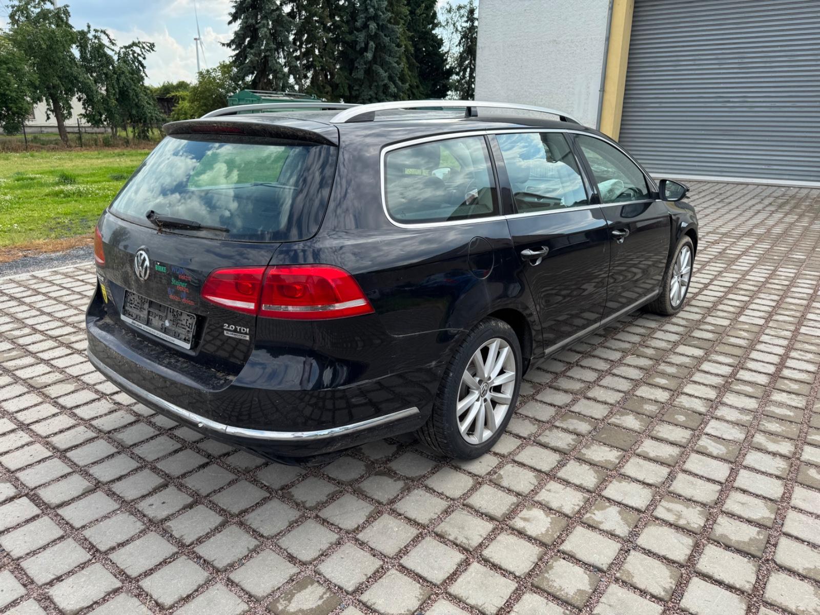 Volkswagen Passat 2013 — interior