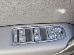 Fahrzeugabbildung Captur II Evolution 1.3 TCe 140 EDC Mild-Hybrid