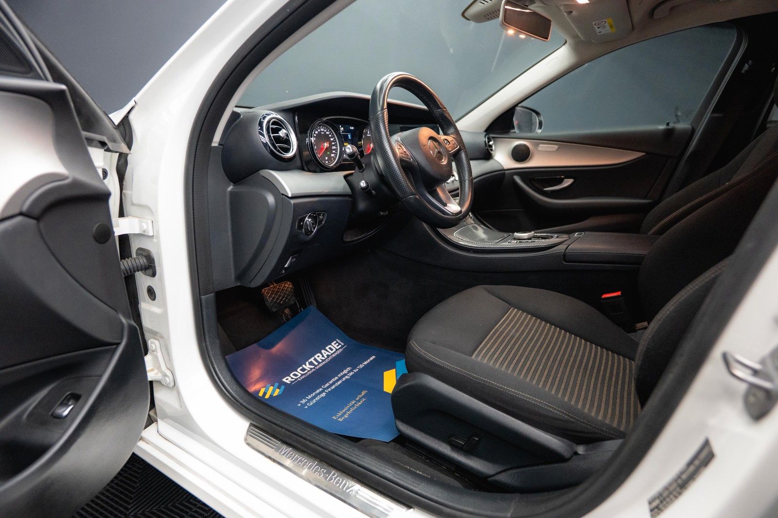 Fahrzeugabbildung Mercedes-Benz E 220d 4Matic Business *LED*Kamera*Scheckheft*