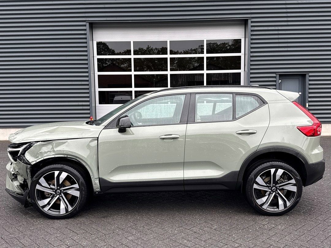 Volvo XC40 2.0 B4 Plus Black Edition | Harman Kardon | imagem 2