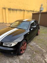 BMW  118i Schwarz | TÜV neu | Sitzheizung | neue  - BMW 118 aus 2005: 118i