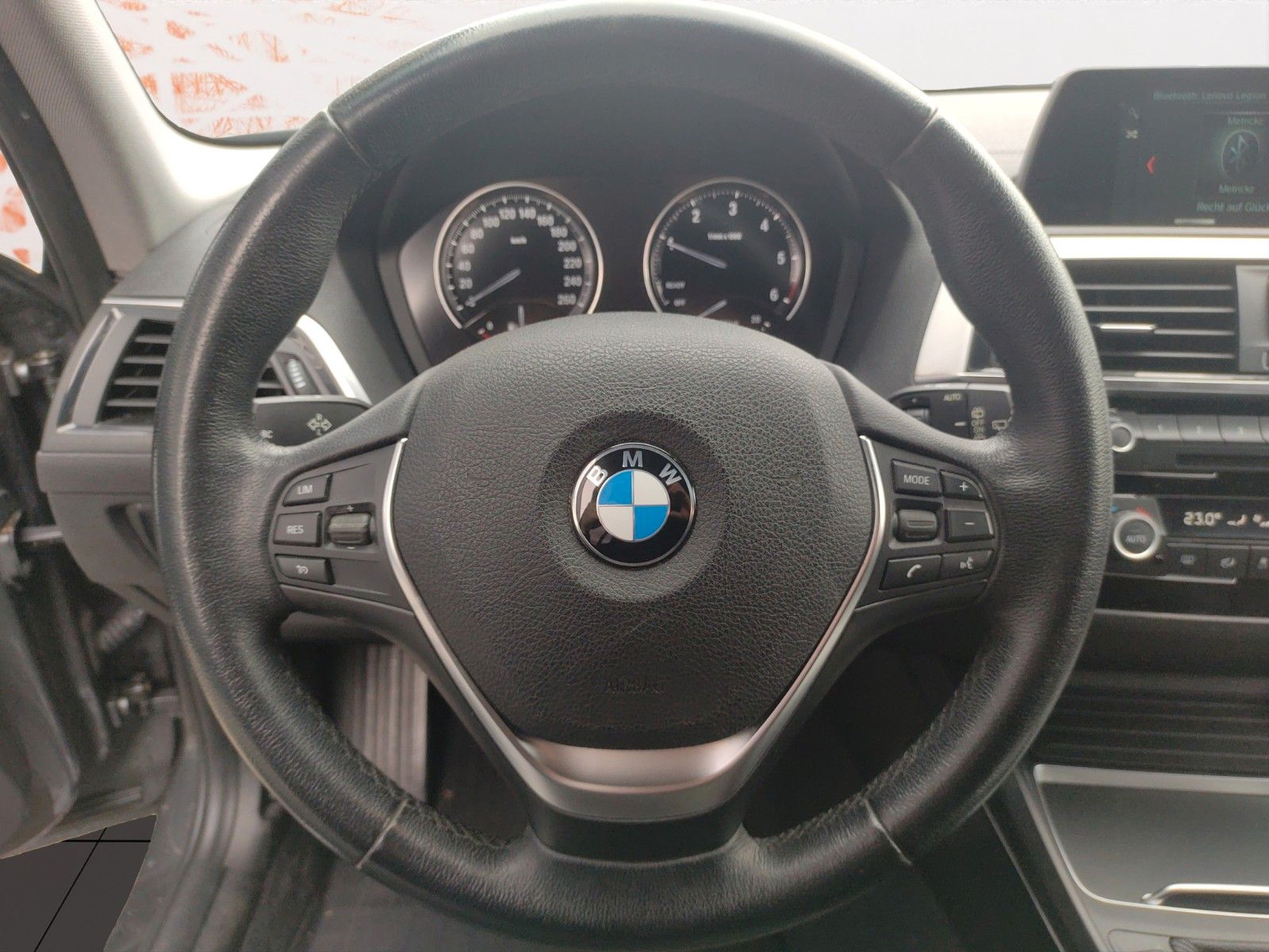 Fahrzeugabbildung BMW 116 d Urban Line ! LED ! PDC ! NAVI !