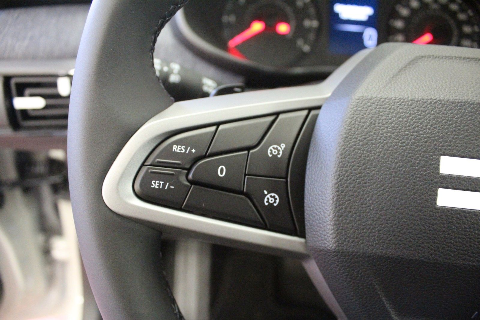 Fahrzeugabbildung Dacia Sandero Expression ECO-G 120 *Sitzhz*LPG