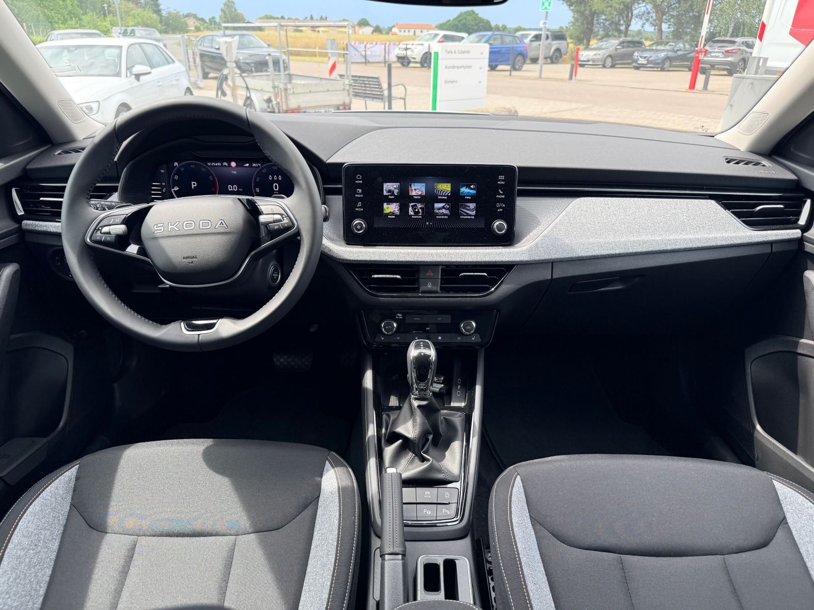 Fahrzeugabbildung SKODA Kamiq 1115PS DSG*BehFro*RFK*AHK*eHeck*Matrix