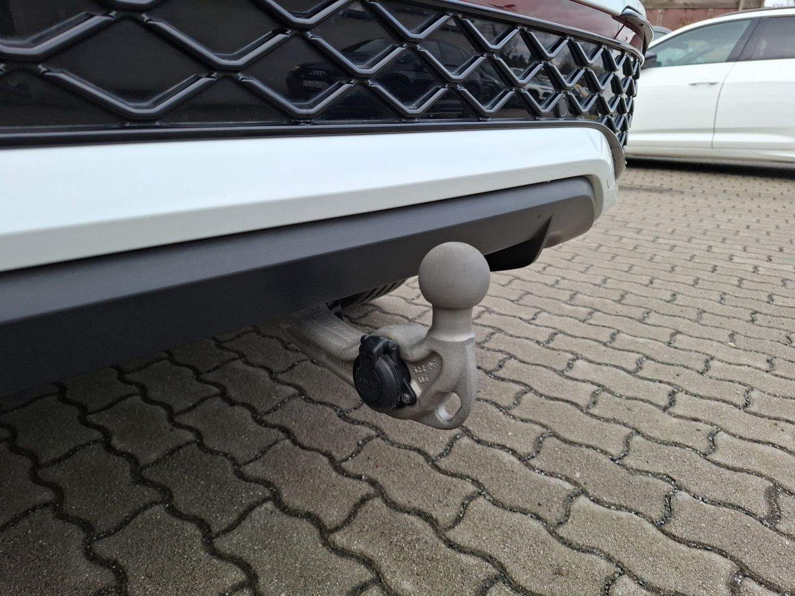 Fahrzeugabbildung Volkswagen Tayron TDI R-Line DSG 4M Matrix AHK Navi AID ACC