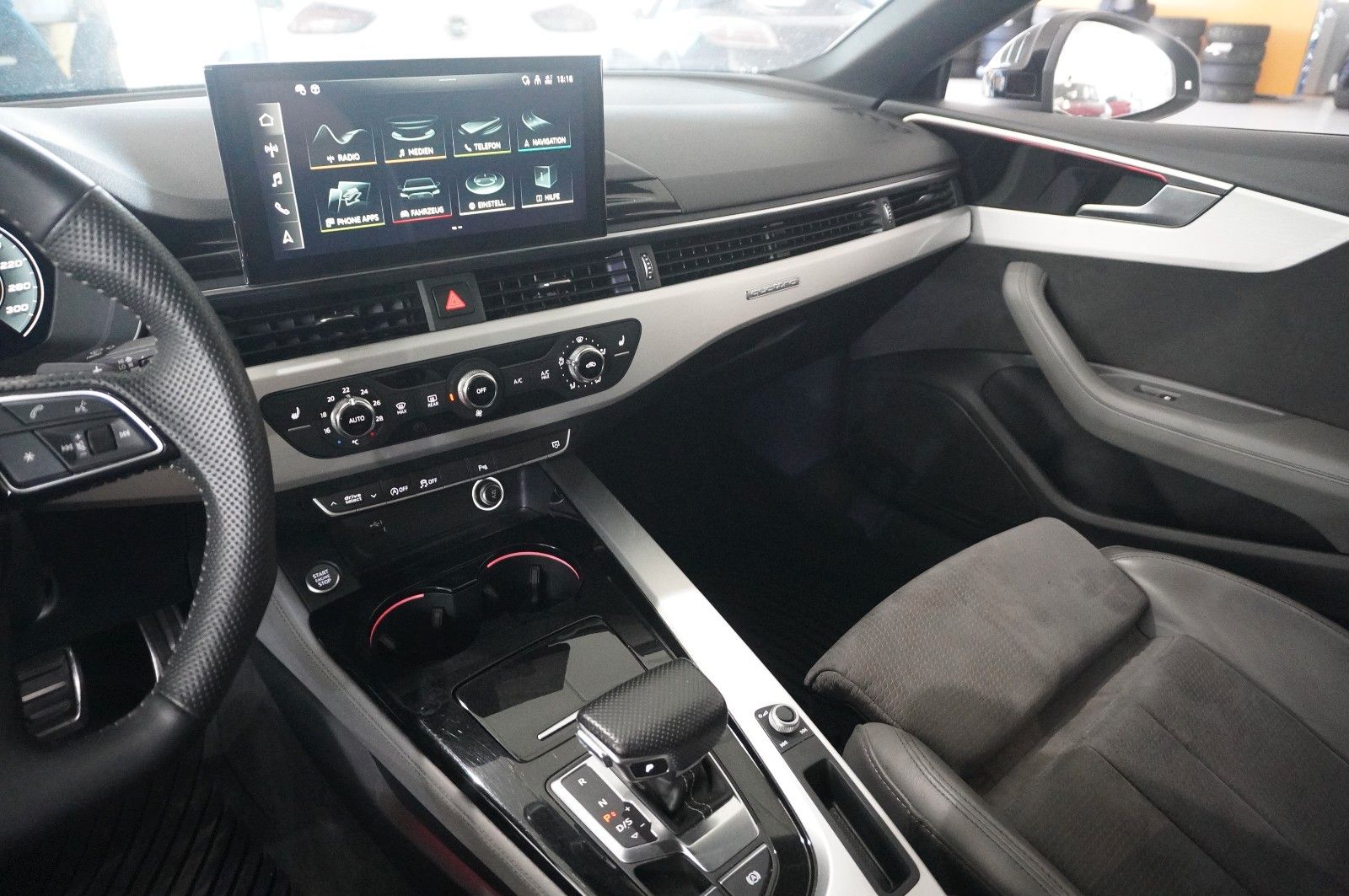 Fahrzeugabbildung Audi A5 Sportback 45 TFSI QUATTRO S-LINE NAVI/MATRIX