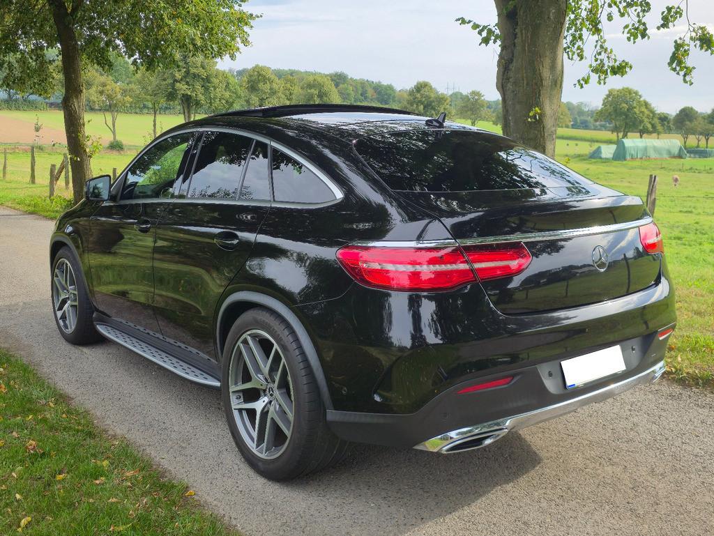 Mercedes-Benz GLE 350 d 4MATIC AMG-Line PANO HU & AU NEU