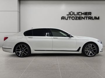 BMW 750 - 2