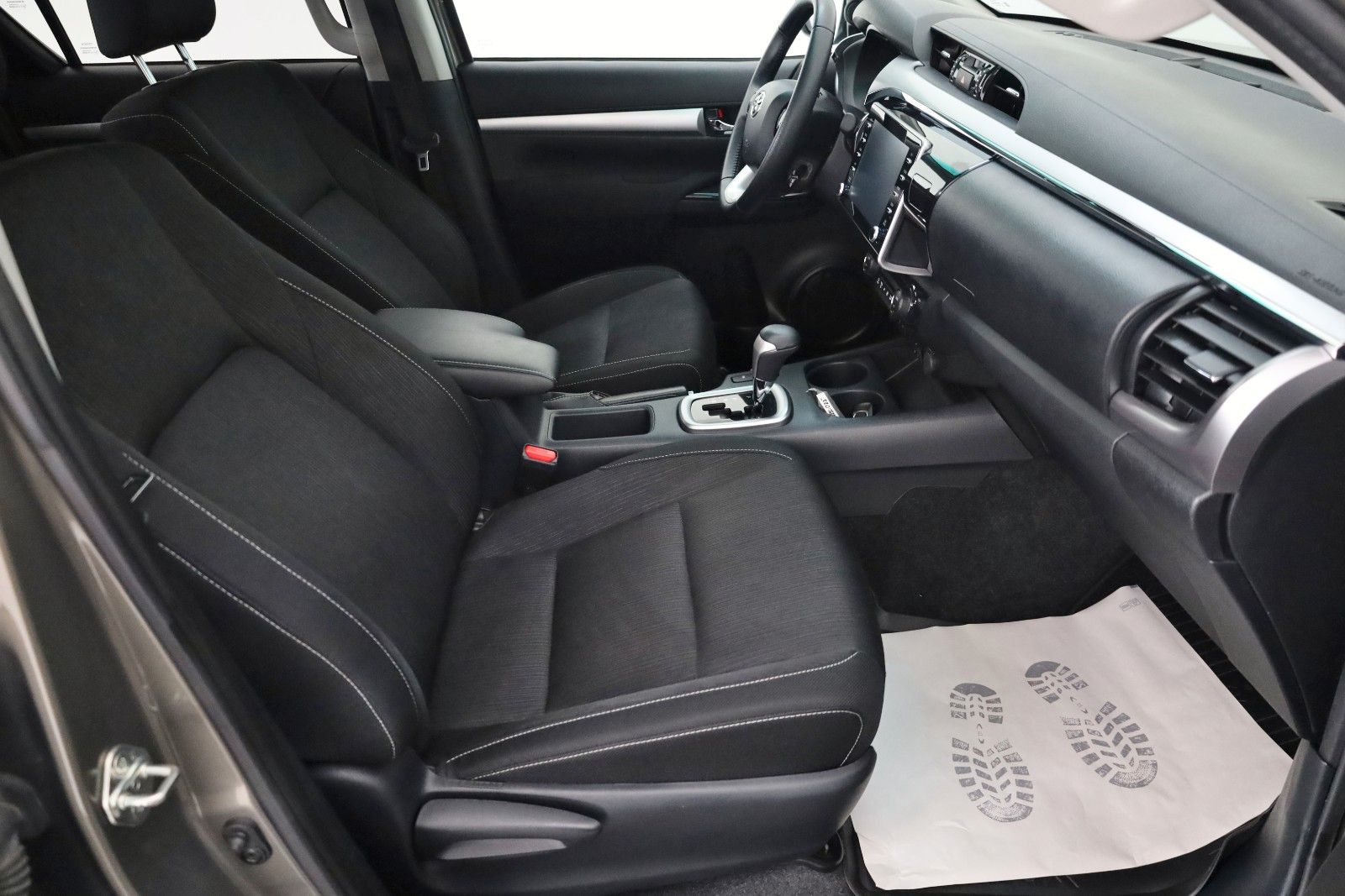 Fahrzeugabbildung Toyota Hilux 2.8 D-4D Executive, CarPlay, Kamera, Rollo