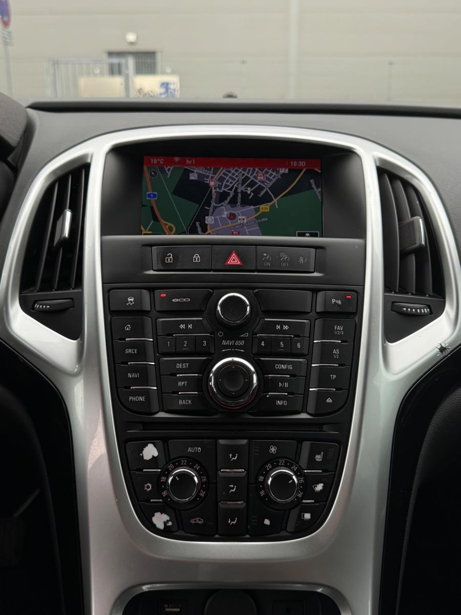 Opel Astra 2014 — photo 13