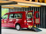 Volkswagen Caddy 1.6 Maxi Behindertengerecht-Rampe - Volkswagen Caddy mit Benzin-Antrieb