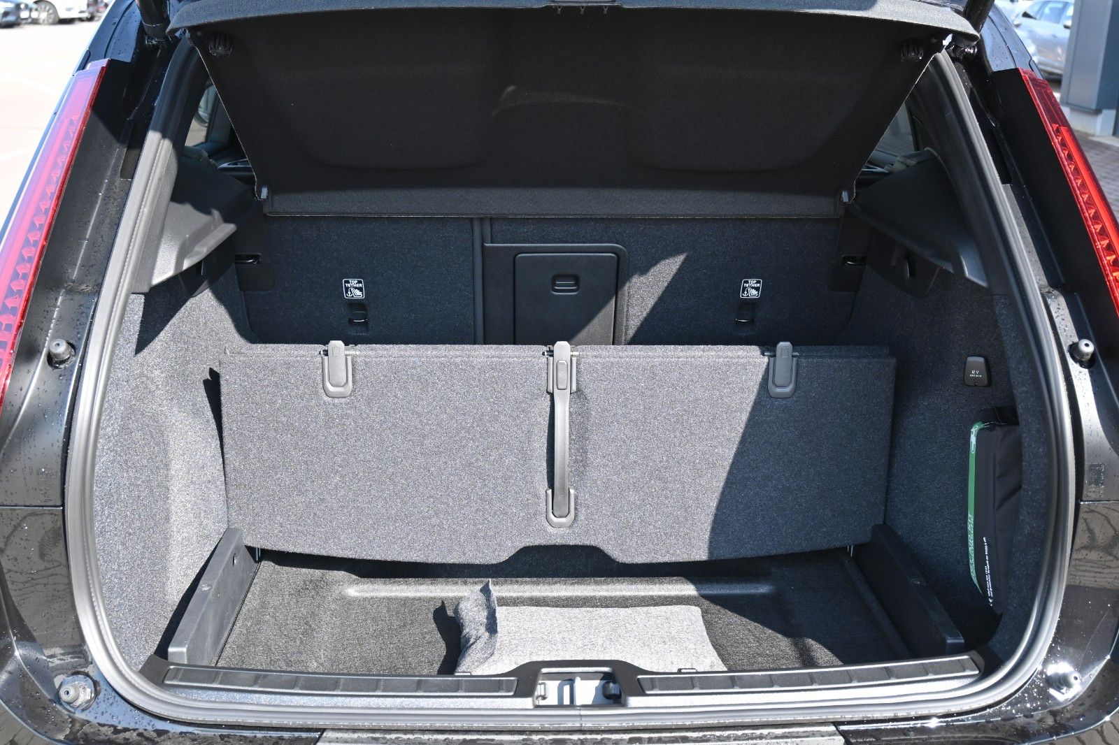 Fahrzeugabbildung Volvo XC40 B3 DSG Plus Black Edition*LED*ACC*360°*AHK*