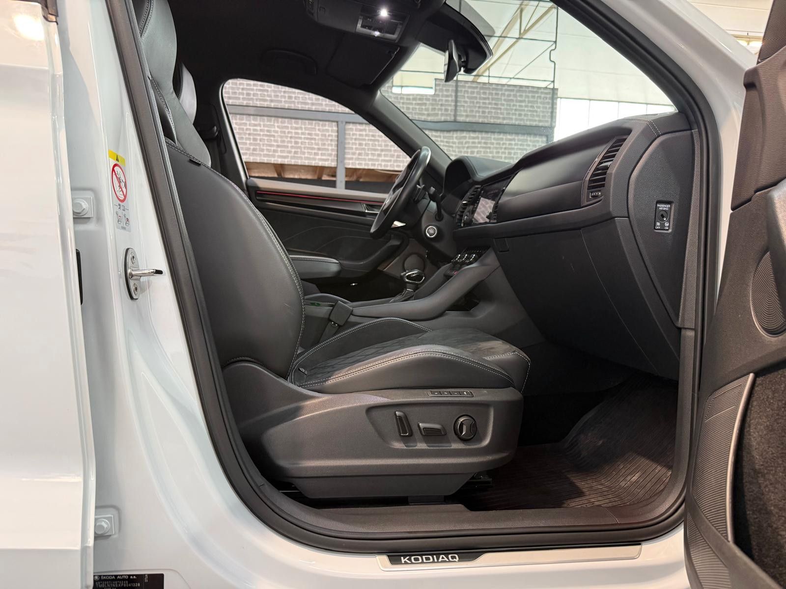 Skoda Kodiaq Sportline 4x4/AHK/NAVI/LED/Family foto 21