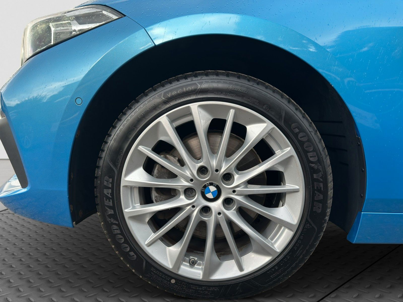 BMW 118d Adv. AUT. LC.PRO HUD PANO LEDER AHK KAMERA foto 9