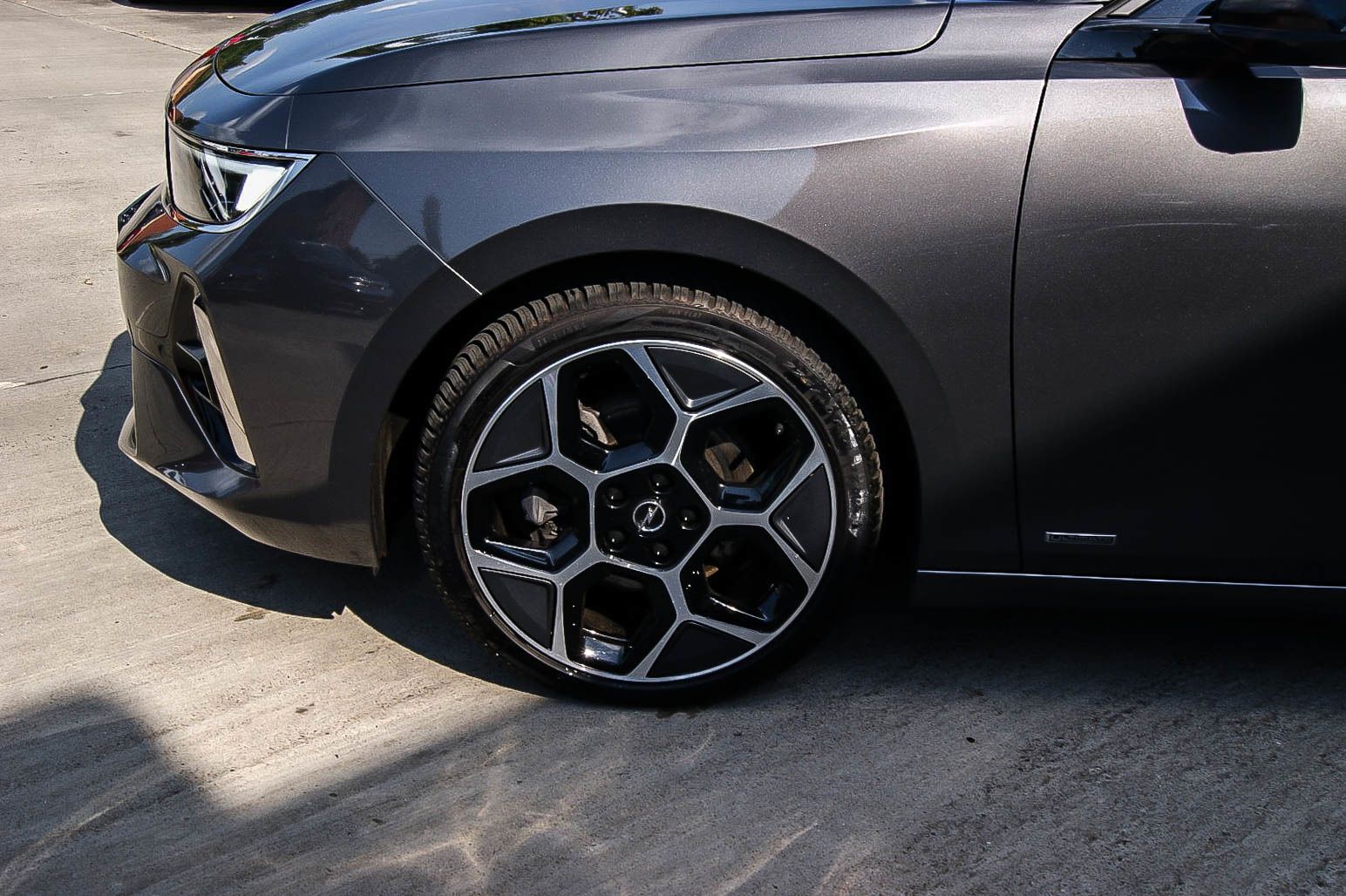 Fahrzeugabbildung Opel Astra L 1.5 Diesel ULTIMATE Aut HEADUP ANHZV LED