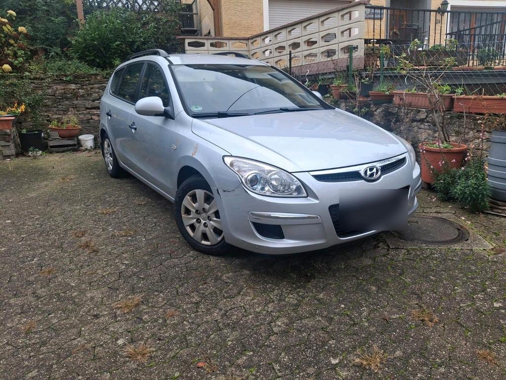 Hyundai  i30  1.6benzin mit Klima