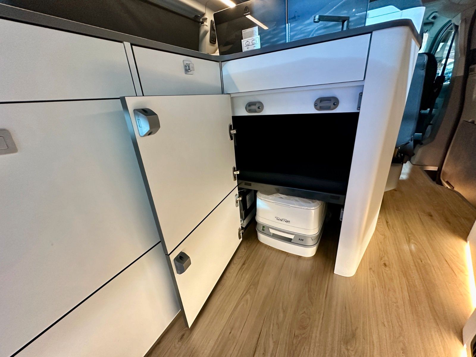 Vehicle image: Ford Nugget L2 high roof 2026 | New model V710