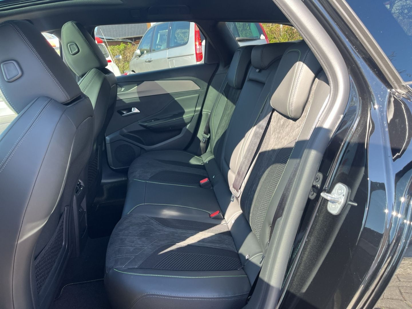 Fahrzeugabbildung Peugeot 308 1.5 SW GT BlueHDi 130 EAT8 ACC Panodach Navi