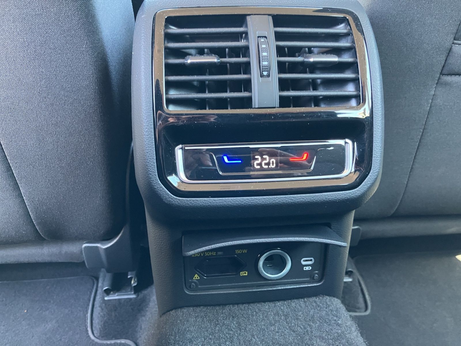 Fahrzeugabbildung Volkswagen Passat Variant TDI Business DSG LED Navi ACC RFK