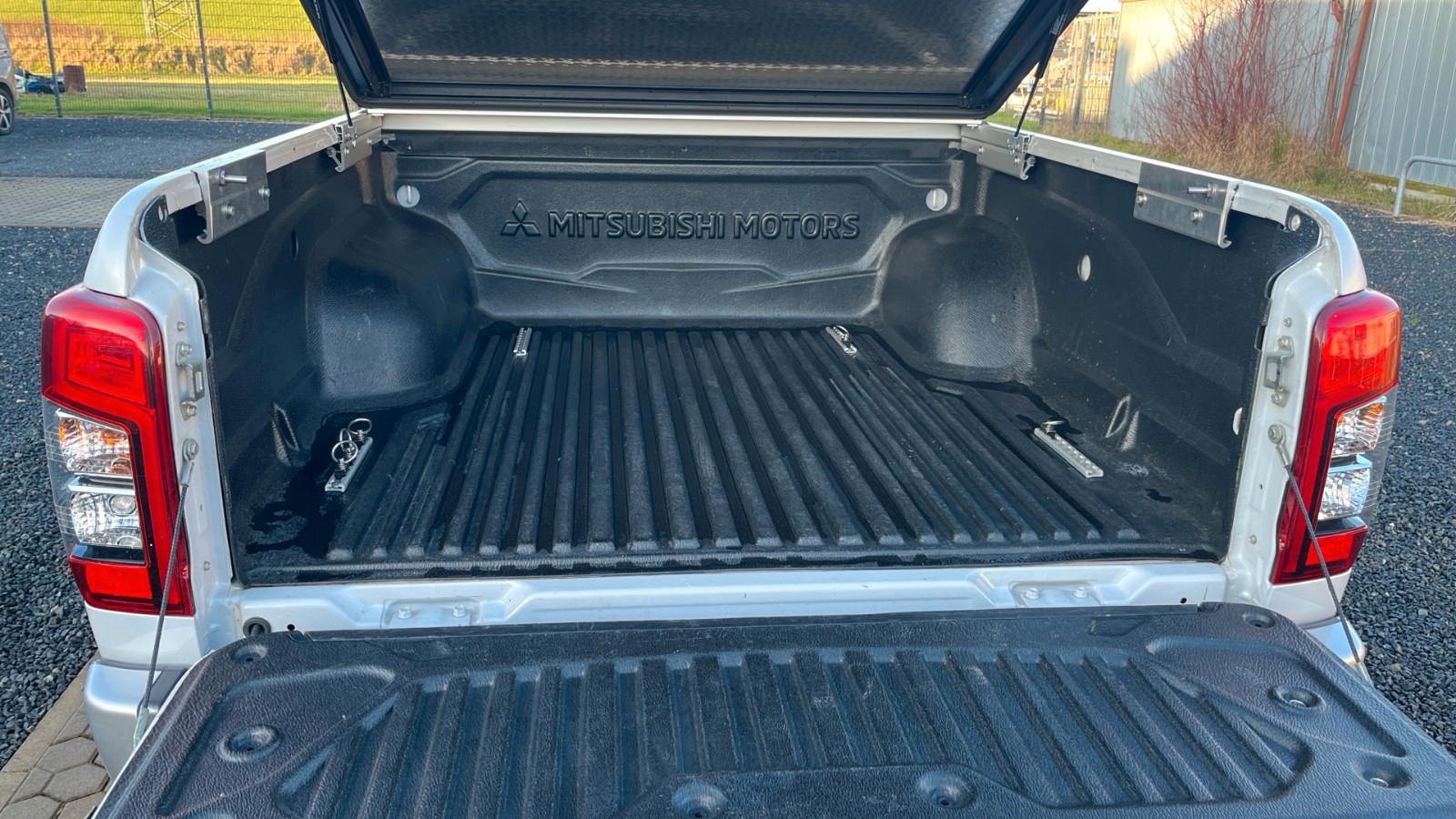 Mitsubishi L200 Select DOKA *AHK, Trittbretter & Laderraum*