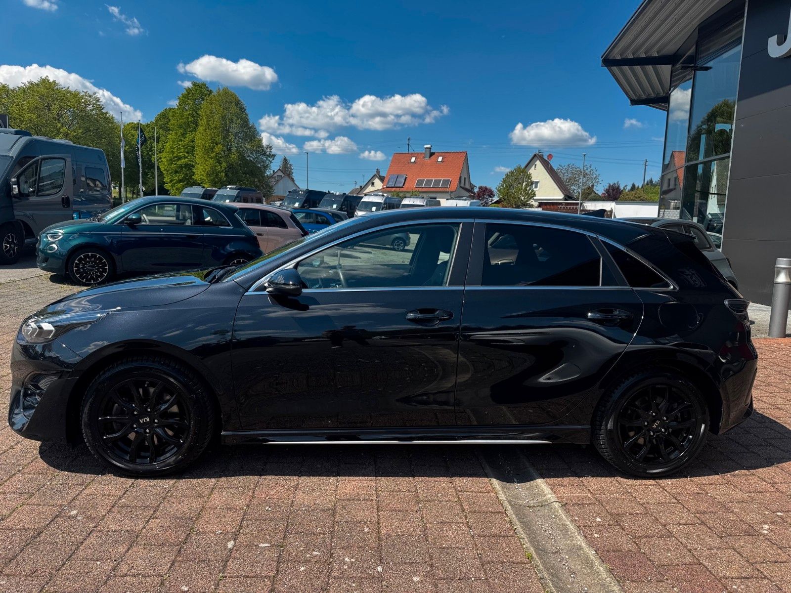 Fahrzeugabbildung Kia CEED 1.5T DCT7 GTL BENZIN 160 PS KAMERA NAVI