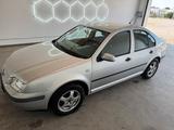 Volkswagen VW Bora 2.0 Benzin - Volkswagen Bora aus 2001: 2.0