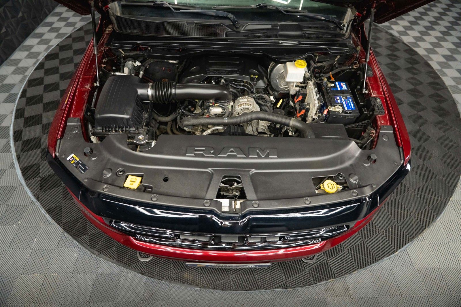 Fahrzeugabbildung Dodge RAM 5.7 V8 HEMI 4x4 NIGHT LARAMIE *Unfallfrei*