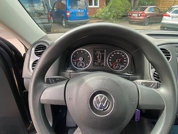 Volkswagen Tiguan - 11