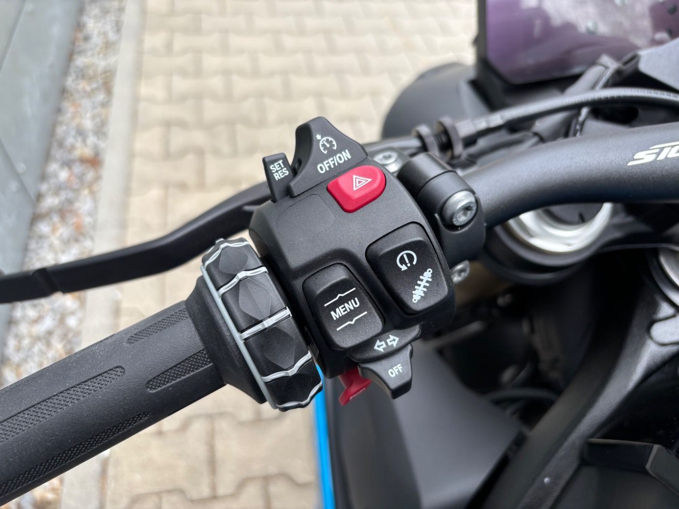 Fahrzeugabbildung BMW S 1000 R Style Sport 2 Pakete Akrapovic