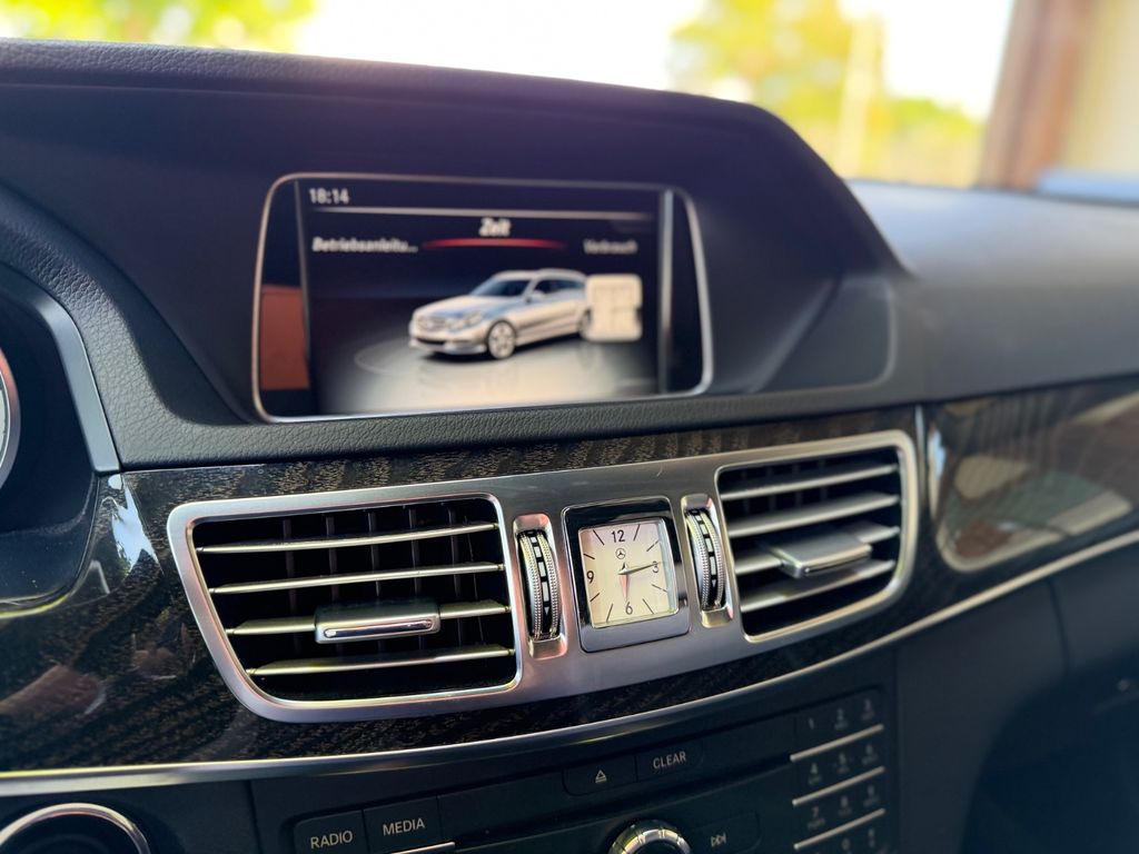 MERCEDES-BENZ E200 T CGI/AMG-PAKET/DISTR+/ILS/NIGHT PAKET MERCEDES-BENZ E200 T CGI/AMG-PAKET/DISTR+/ILS/NIGHT PAKET