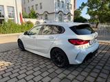 BMW TOP - BMW 120i M Sport Steptronic M Sport mit  - BMW 120 mit Benzin-Antrieb: Weiß, mit Apple Carplay