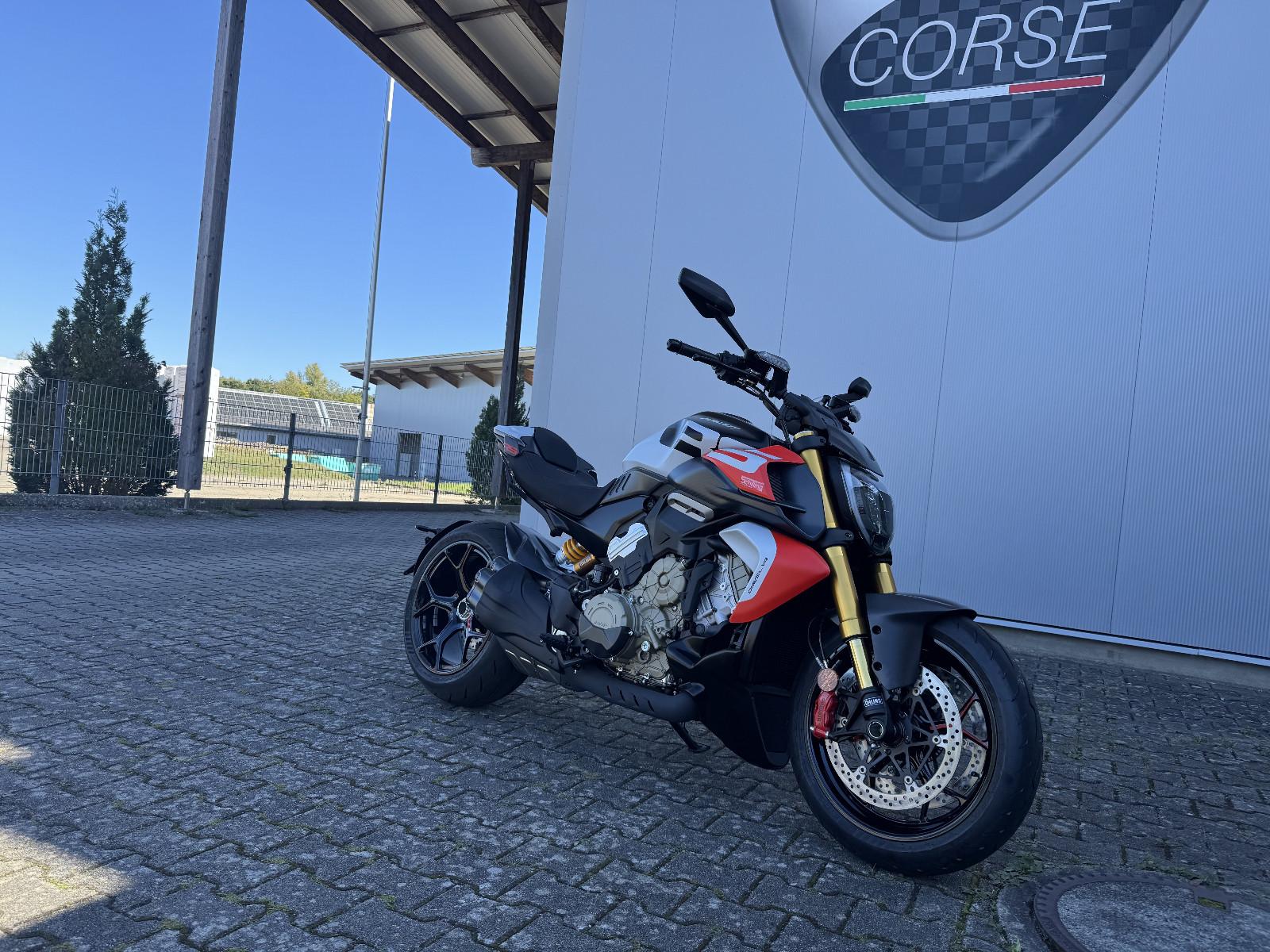 Ducati Diavel V4RS *NEUWERTIG*